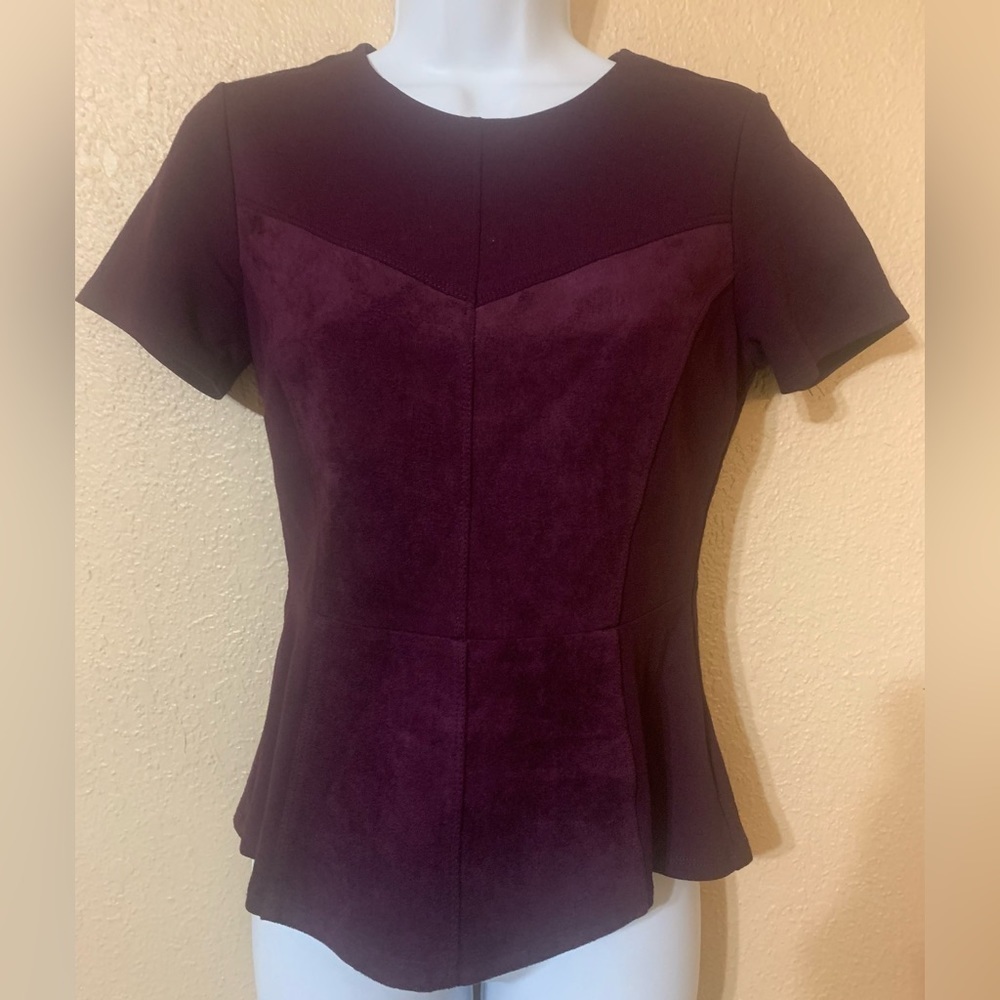 BCBGMAXAZRIA Women’s Sz XS Maroon Suede Peplum Top